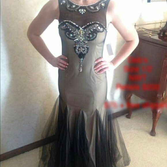 Prom dress - Picture 2 of 3